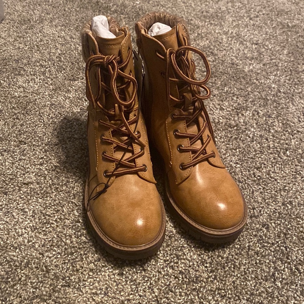 Maurice’s Size 6 Roxy Boots